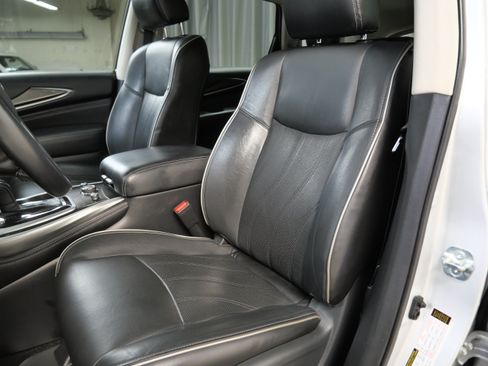 Used 2018 INFINITI QX60 FWD w/ Premium Plus Package image 3