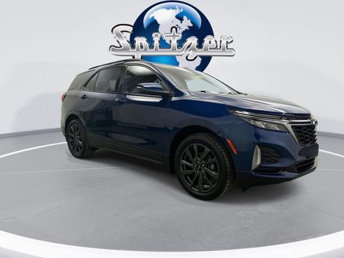 Used 2022 Chevrolet Equinox RS w/ RS Leather Package image 2