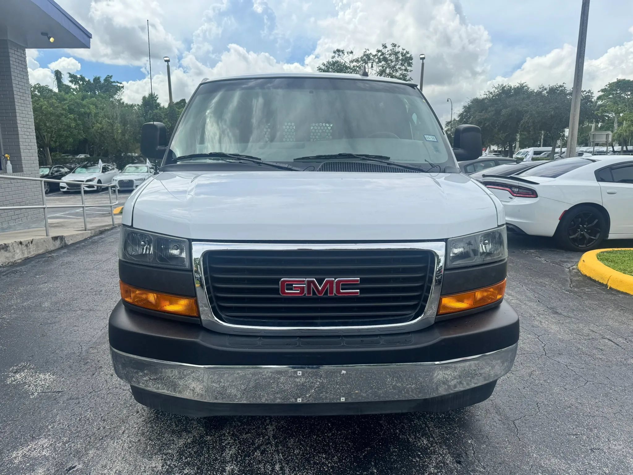 Used 2022 GMC Savana 2500 w/ Driver Convenience Package RWD image 3
