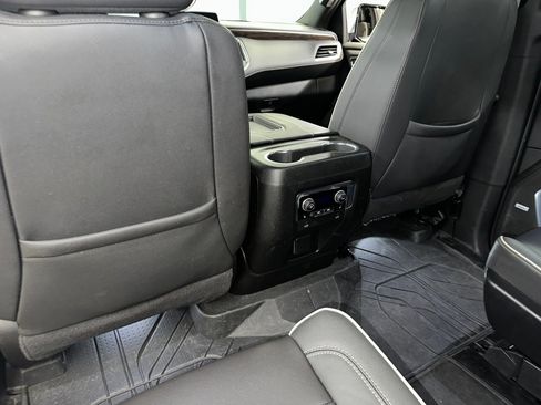 Certified 2024 Chevrolet Suburban Premier w/ Premium Package image 24