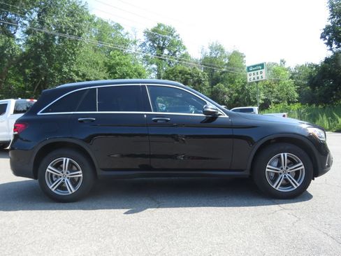 Used 2021 Mercedes-Benz GLC 300 4MATIC image 4