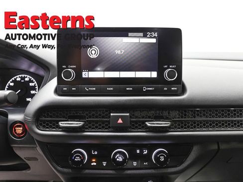 Used 2023 Honda HR-V LX image 12