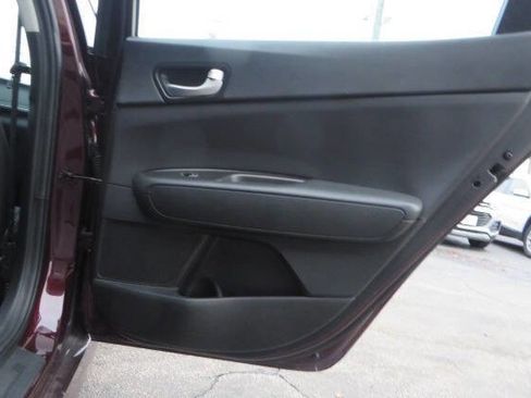 Used 2018 Kia Optima LX w/ 17" Alloy Wheels Package image 37