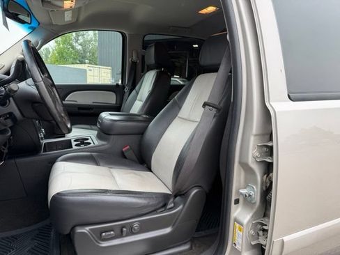 Used 2008 Chevrolet Avalanche LT w/ LT Preferred Equipment Group AWD/4WD image 18