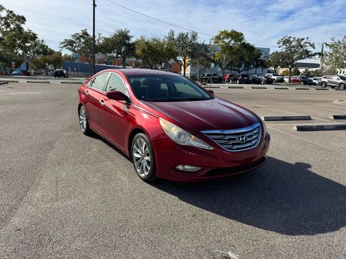 Used 2011 Hyundai Sonata SE image 2