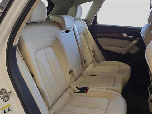 Used 2024 Audi Q5 2.0T Premium image 14