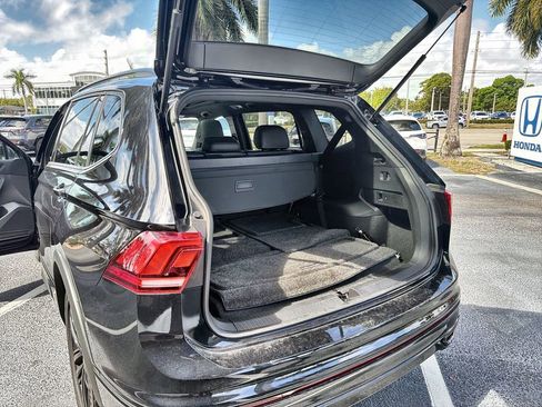 Used 2022 Volkswagen Tiguan SE R-Line image 20