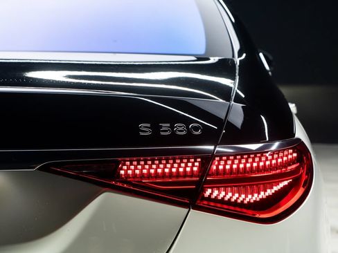 Used 2021 Mercedes-Benz Maybach S 580 4MATIC image 18