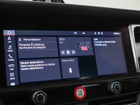 Used 2024 Porsche Macan S image 30