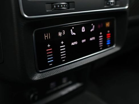 Used 2021 Audi RS Q8 w/ Carbon Optic Package image 22