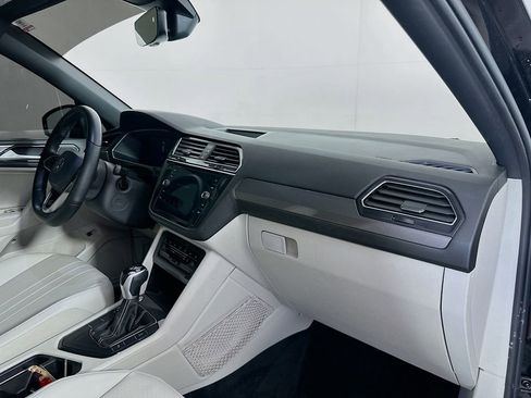 Used 2022 Volkswagen Tiguan SE R-Line FWD image 28
