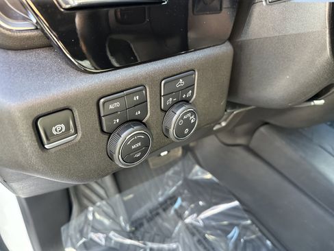 Certified 2025 Chevrolet Silverado 1500 LT image 10