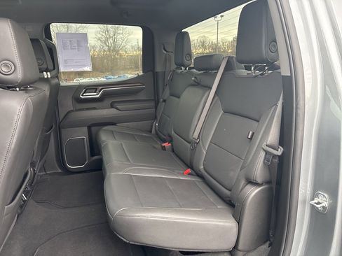 Used 2025 GMC Sierra 1500 SLT image 10