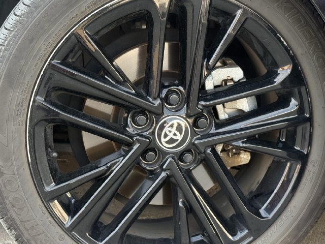 Used 2025 Toyota Camry SE w/ Convenience Package FWD image 10
