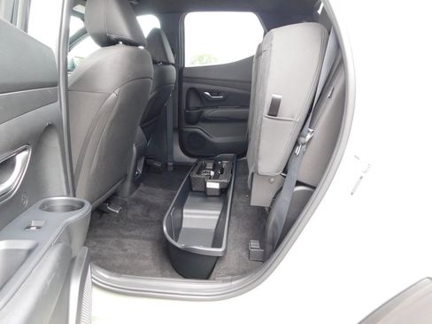 Used 2025 Hyundai Santa Cruz SE FWD image 23