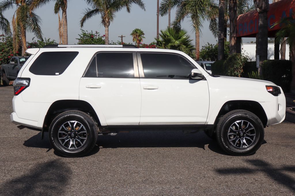 Used 2021 Toyota 4Runner SR5 AWD/4WD image 9