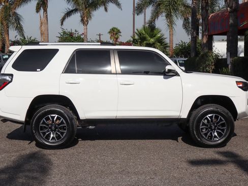 Used 2021 Toyota 4Runner SR5 AWD/4WD image 9