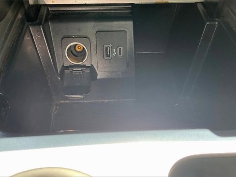 Certified 2021 Ford Explorer XLT w/ Equipment Group 202A image 32