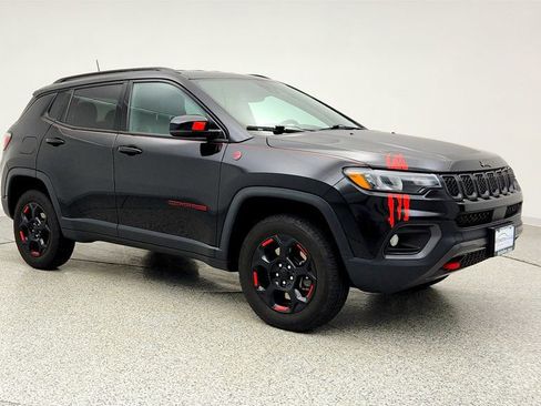 Used 2023 Jeep Compass Trailhawk AWD/4WD image 3