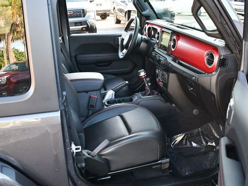 Used 2022 Jeep Wrangler Rubicon w/ Steel Bumper Group image 18