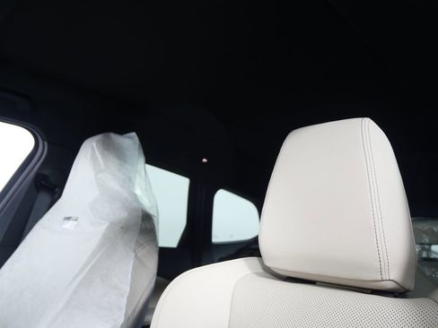 New 2025 BMW X1 xDrive28i image 12