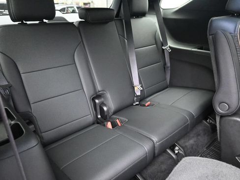Used 2025 Chevrolet Traverse High Country w/ LPO, Floor Liner Package AWD/4WD image 11