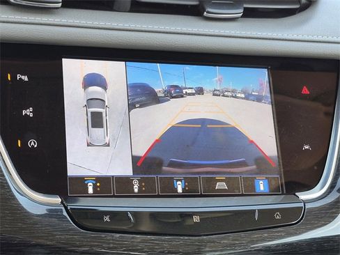 Used 2021 Cadillac XT6 Premium Luxury image 18