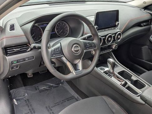 Certified 2025 Nissan Sentra SR FWD image 10