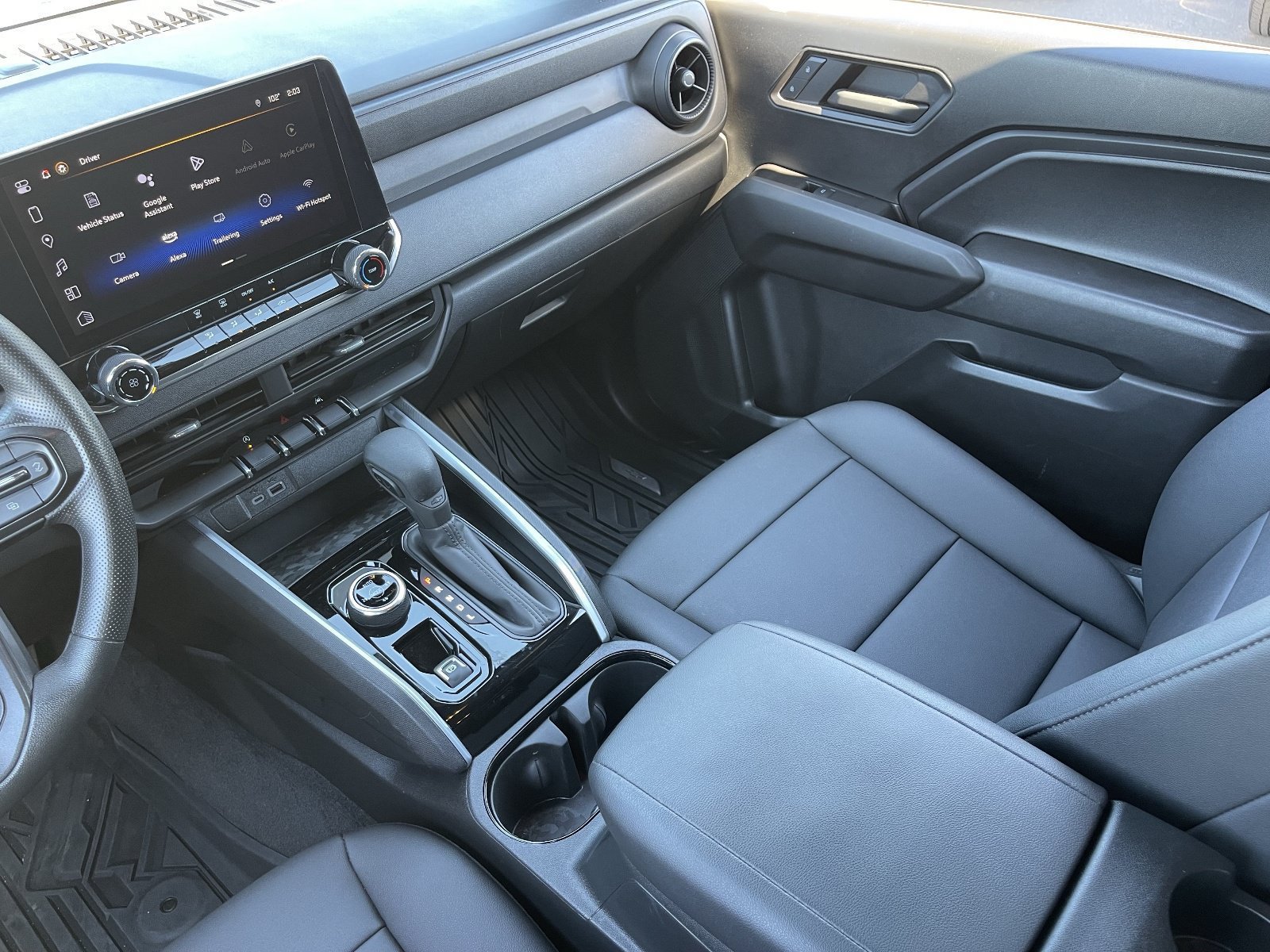 Used 2024 Chevrolet Colorado Trail Boss AWD/4WD image 17
