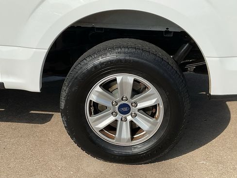 Used 2017 Ford F150 XLT w/ Trailer Tow Package image 8