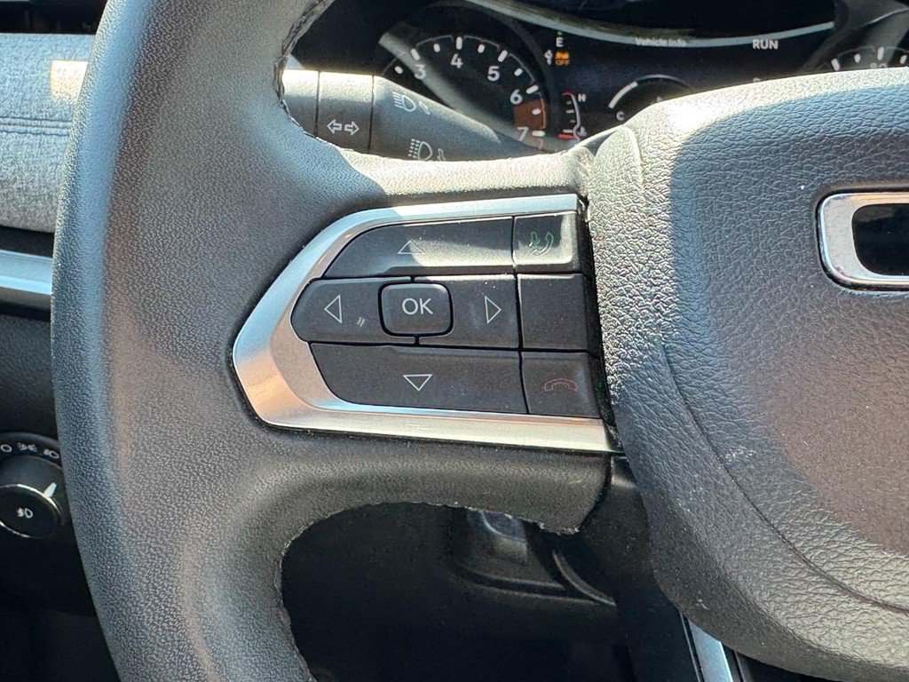 Used 2024 Jeep Compass Latitude AWD/4WD image 16
