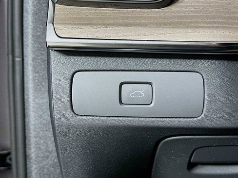 New 2026 Volvo XC90 B6 Plus w/ Protection Package AWD/4WD image 10