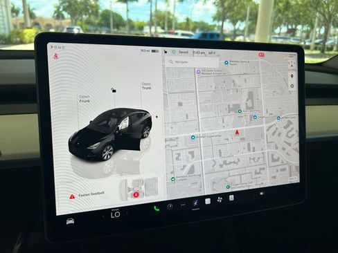Used 2024 Tesla Model Y Long Range AWD/4WD image 9