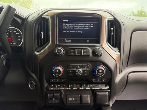 Used 2021 Chevrolet Silverado 1500 High Country w/ Technology Package AWD/4WD image 13