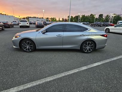 Used 2025 Lexus ES 350 w/ Premium Package