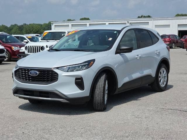 Certified 2025 Ford Escape Active w/ Tech Pack #1 FWD image 3