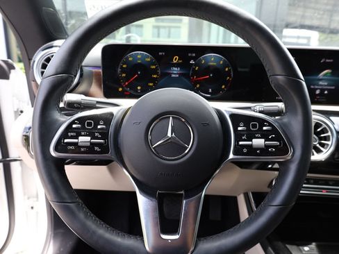 Used 2023 Mercedes-Benz CLA 250 4MATIC w/ Premium Package image 33