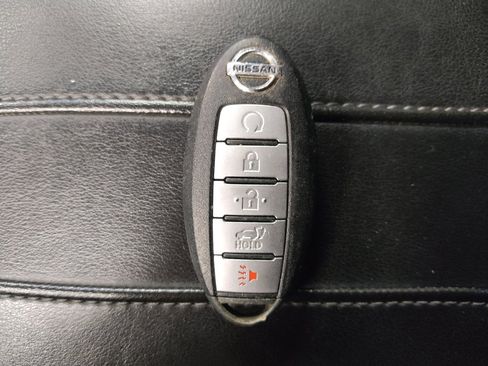 Used 2017 Nissan Rogue SL w/ SL Premium Package FWD image 32