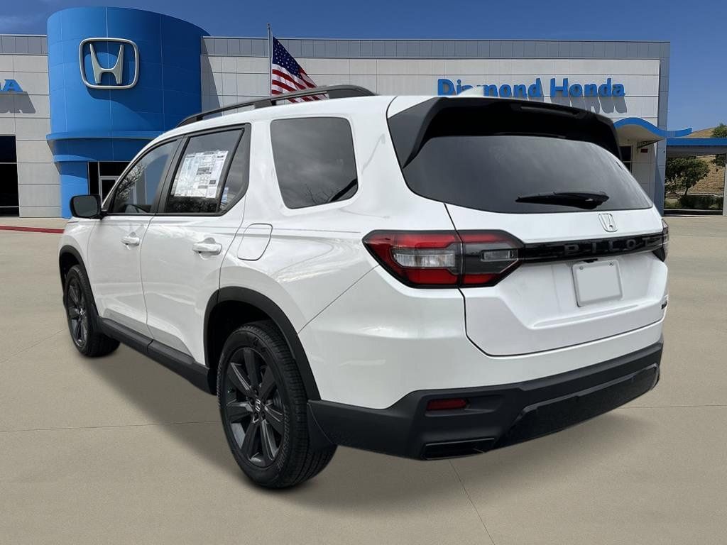 New 2026 Honda Pilot Sport image 3