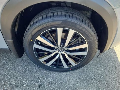 Used 2024 Nissan Pathfinder Platinum AWD/4WD image 6