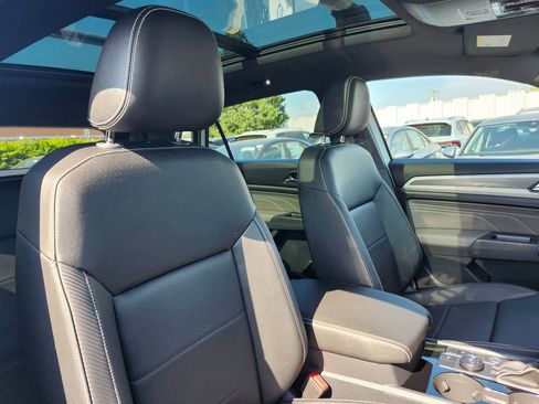 Certified 2023 Volkswagen Atlas Cross Sport SEL R-Line AWD/4WD image 16