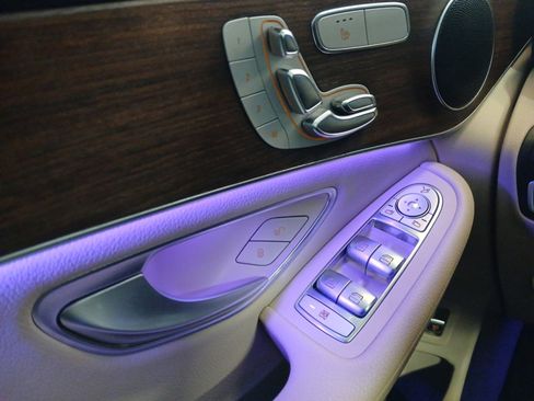 Used 2021 Mercedes-Benz GLC 300 4MATIC image 18