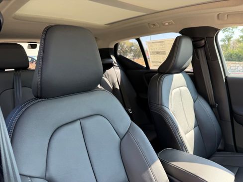 New 2026 Volvo XC40 B5 Core w/ Protection Package Premier image 9