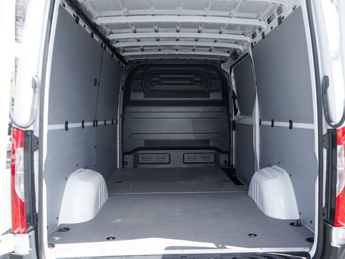 Used 2024 Mercedes-Benz Sprinter 2500 image 8