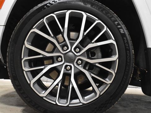 Used 2022 Jeep Grand Cherokee L Summit w/ Advanced Protech Group IV image 36