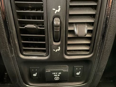 Used 2012 Jeep Grand Cherokee Overland image 23