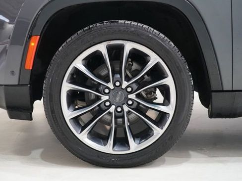 Used 2022 Jeep Wagoneer Series III w/ Premium Group I image 12