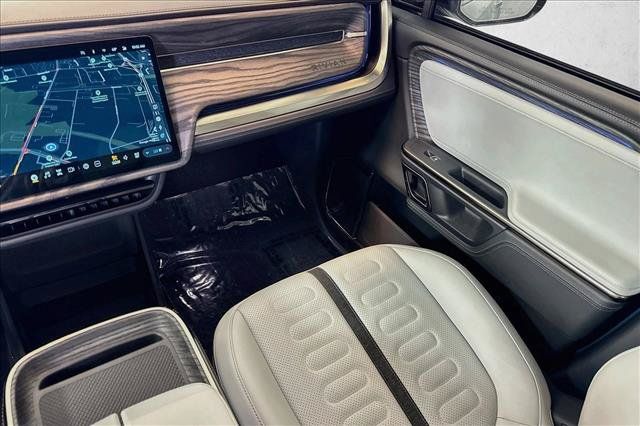 Used 2022 Rivian R1T Adventure AWD/4WD image 19