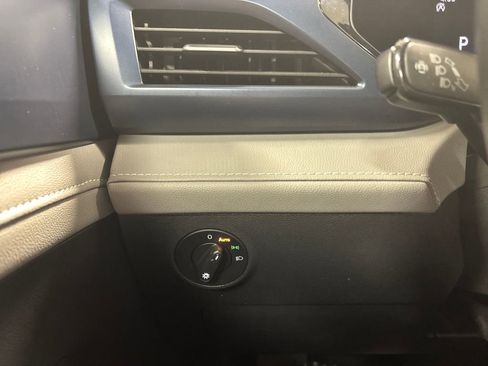 Used 2023 Volkswagen Taos SE image 26