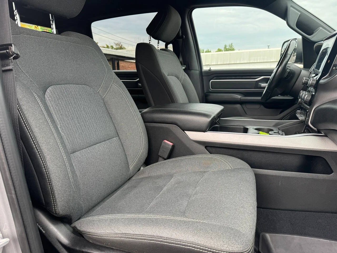 Used 2019 RAM 1500 4x4 Crew Cab image 16